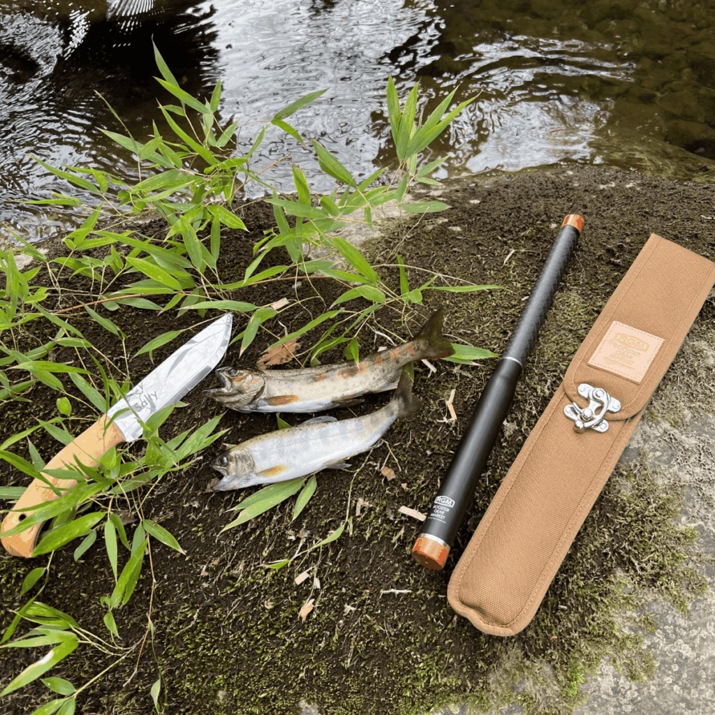 RGM SPEC.7 420は、渓流でも安心して使えます。仕舞寸法が短いから持ち運びもしやすく、30cmくらいのニジマスがかかっても余裕で上げられます。